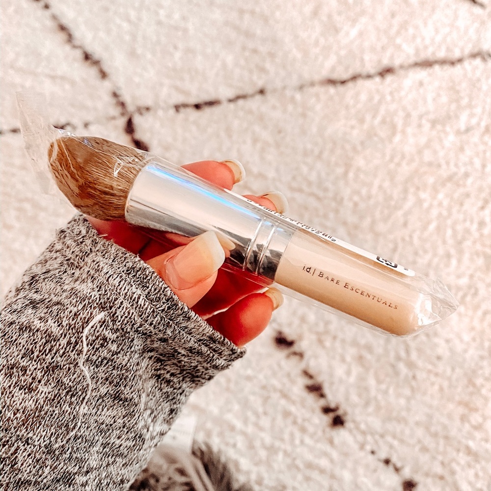 NWT Bare Escentuals Multi-Tasking Face Brush